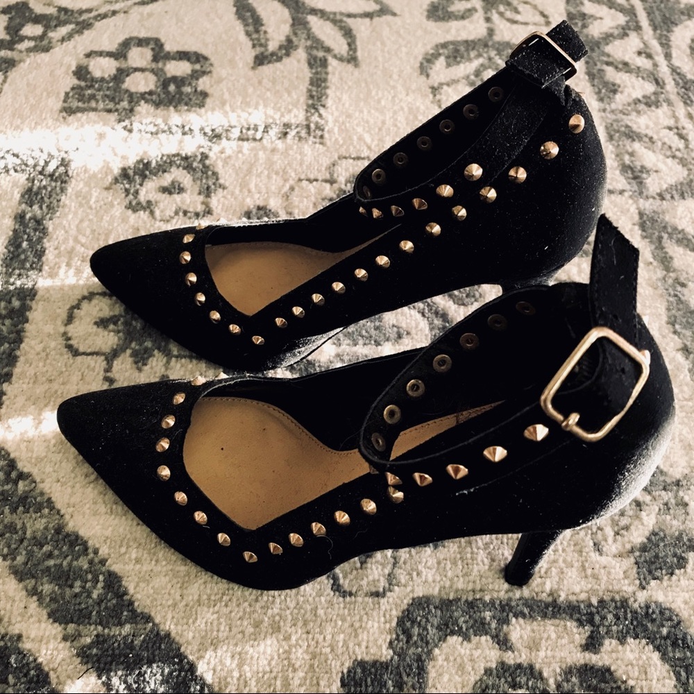 FOREVER21 BlackGold Stud Heels Ankle Strap Suede 6
